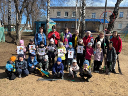 Экологический субботник Эколят вместе с родителями.